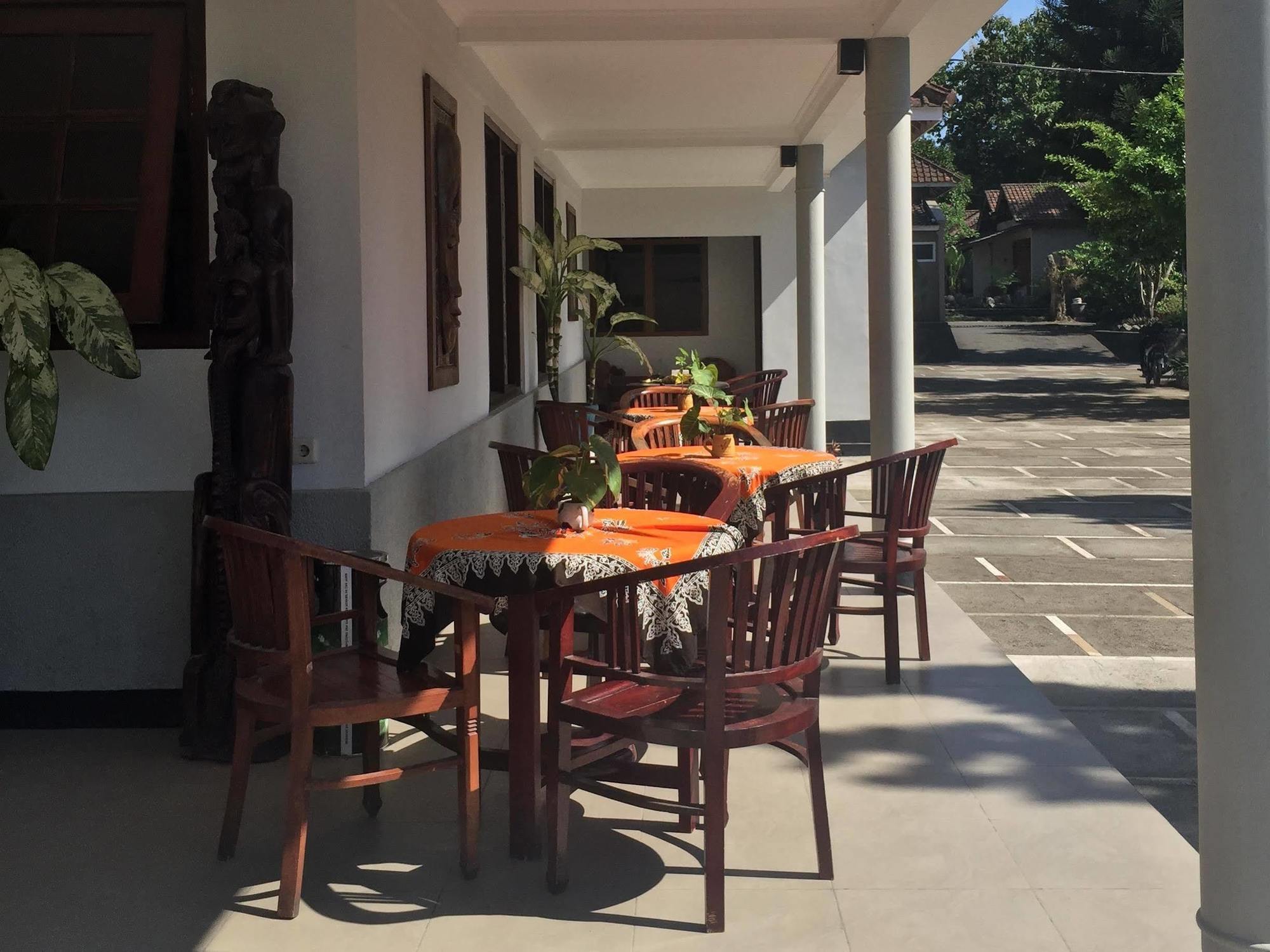 Hotel Minak Jinggo Banyuwangi  Exterior photo