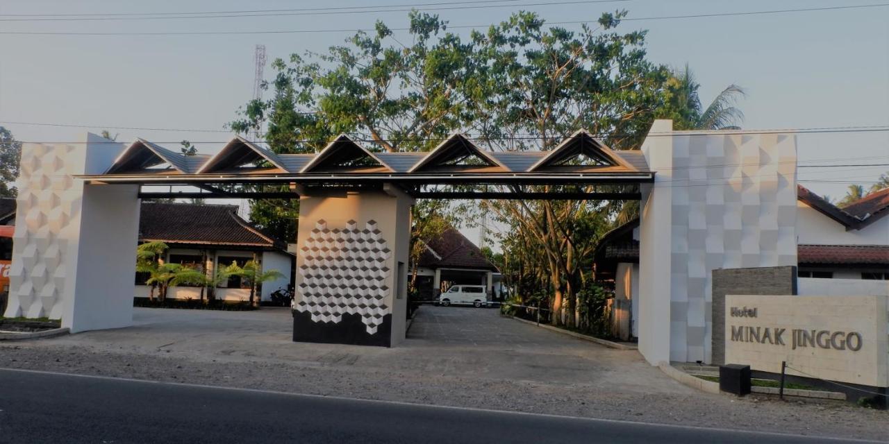 Hotel Minak Jinggo Banyuwangi  Exterior photo