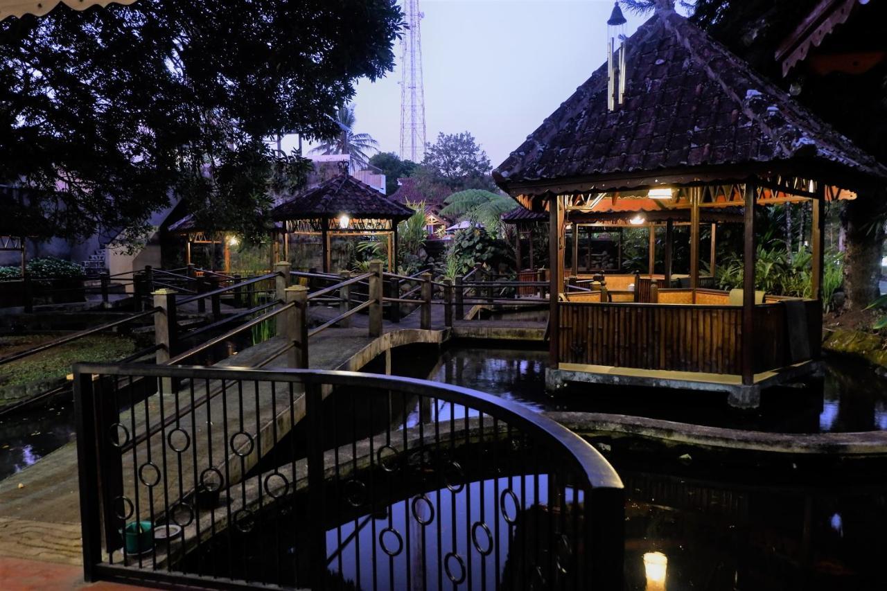 Hotel Minak Jinggo Banyuwangi  Exterior photo