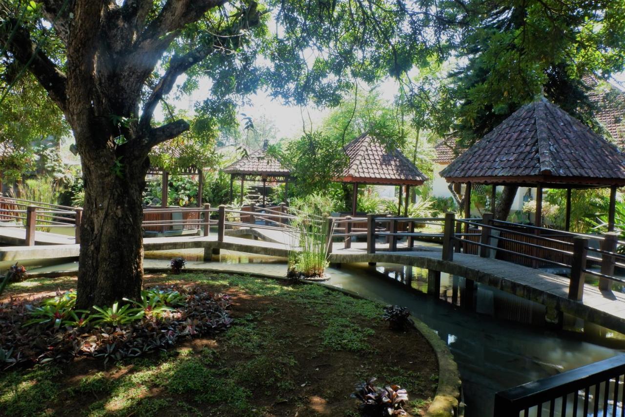 Hotel Minak Jinggo Banyuwangi  Exterior photo