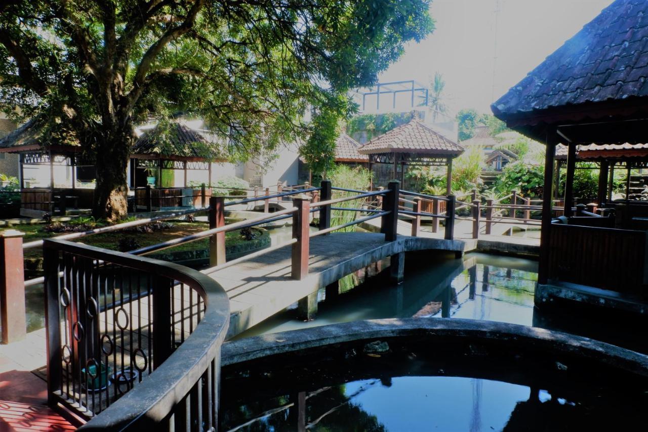 Hotel Minak Jinggo Banyuwangi  Exterior photo